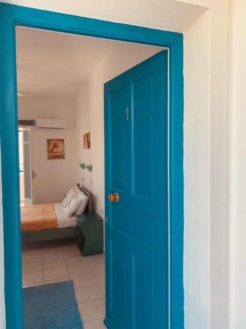 Manousos Rooms 阿达玛斯 外观 照片