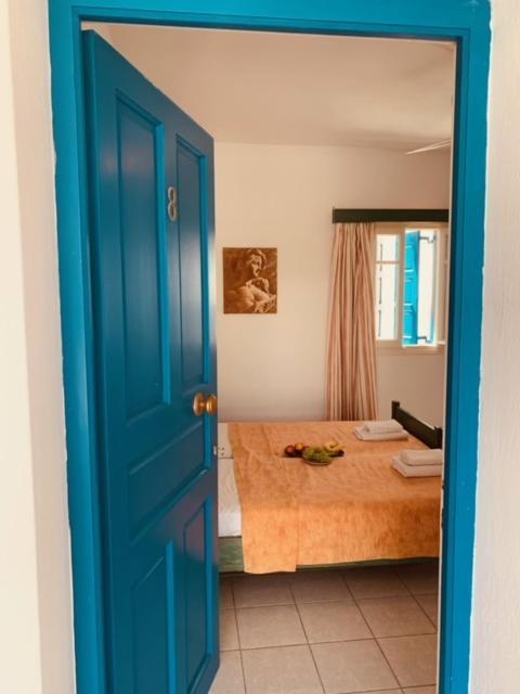Manousos Rooms 阿达玛斯 外观 照片