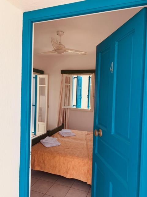 Manousos Rooms 阿达玛斯 外观 照片