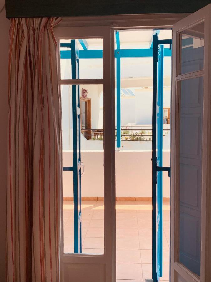 Manousos Rooms 阿达玛斯 外观 照片